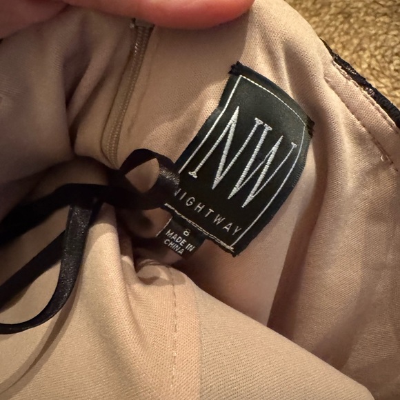 Nightway collections dress Champaign and black lace trim size 8 NWT - Picture 3 of 4